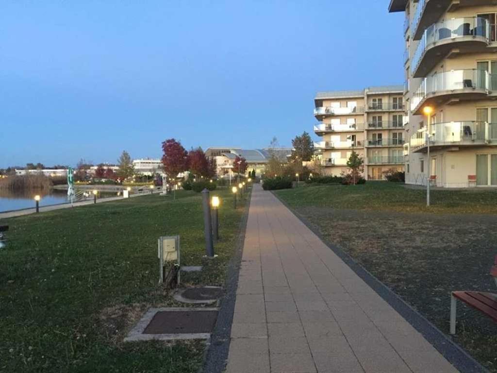 Azur Apartman Apartment Velence Exterior photo